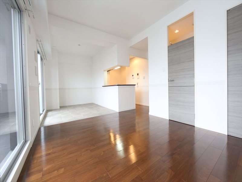 居室・リビング　LDK13.1帖　カウンターキッチン