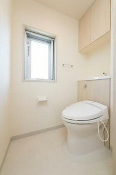 トイレ　写真は同タイプ住戸です。