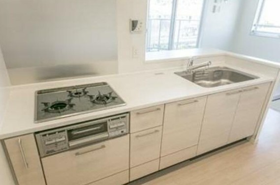 キッチン　写真は同タイプ住戸です。