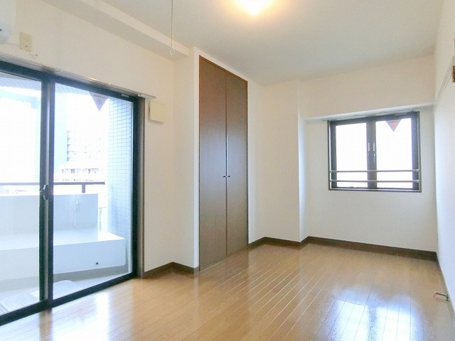 居室・リビング　★角部屋２面採光★