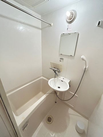 バス・シャワールーム　お風呂で日々の疲れを落としましょう