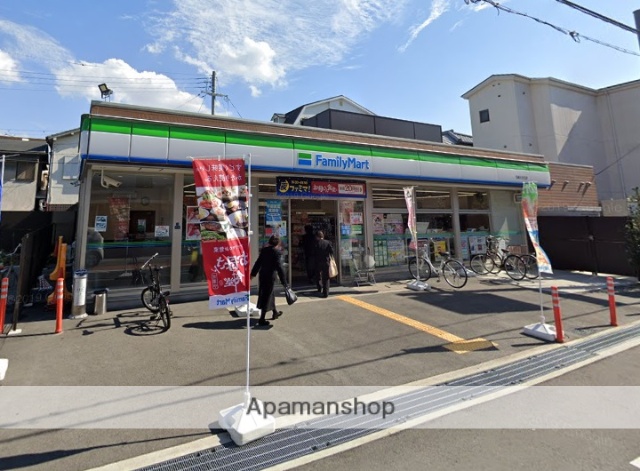 コンビニ　ファミリーマート（コンビニ）まで391m