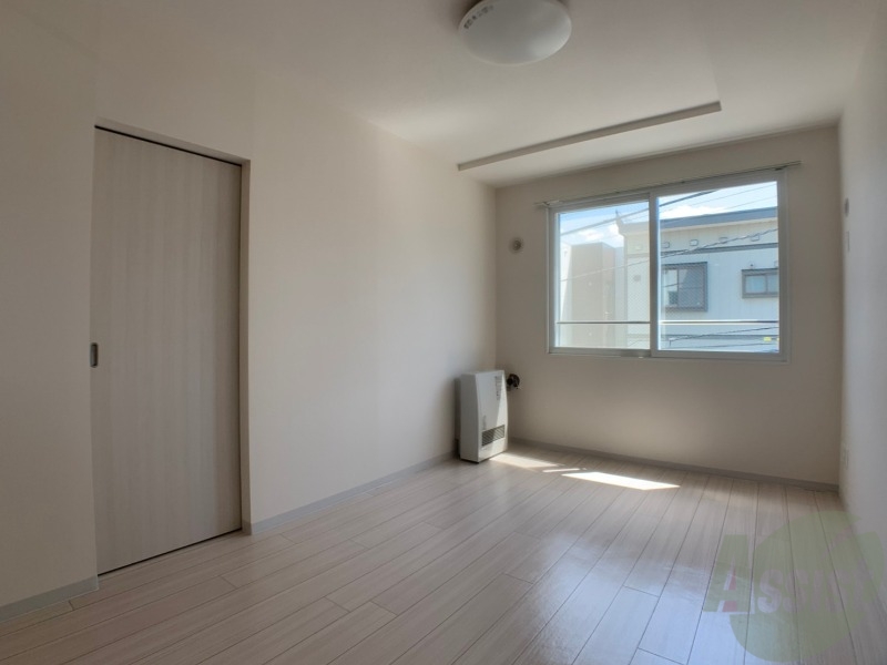 居室・リビング　広くてキレイなお部屋が広がっていて、充実した生活が送れそう。