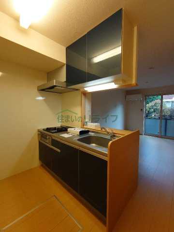 キッチン　別部屋参考写真となります。