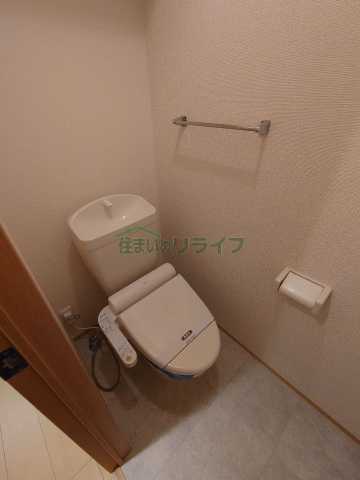 トイレ　別部屋参考写真となります。