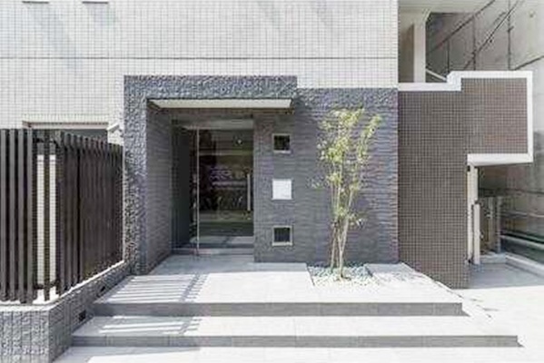 エントランス　【南向きの明るいお部屋♪】住環境良好おすすめ！！