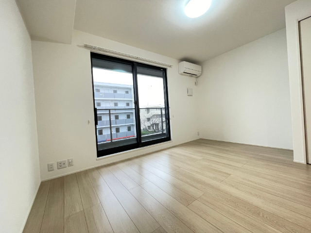 居室・リビング　別号室の写真です