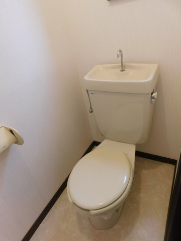 トイレ　※写真は他号室です