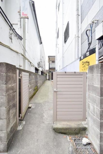 エントランス　【エントランスホール】物件入口（現況優先）