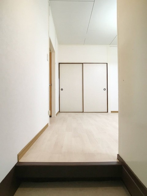 玄関　【玄関】玄関内観（現況優先）