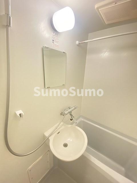 洗面設備　コンパクトで使いやすい洗面所