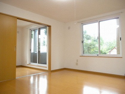 居室・リビング　開放的な空間です♪