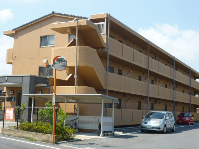 アースマーシマンションIIの外観写真