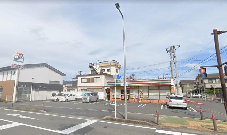 コンビニ　セブンイレブン小田原寿町3丁目店（コンビニ）まで561m