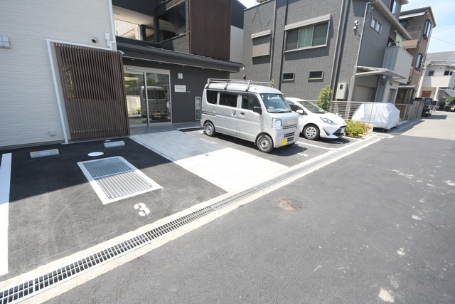 駐車場　駐車場