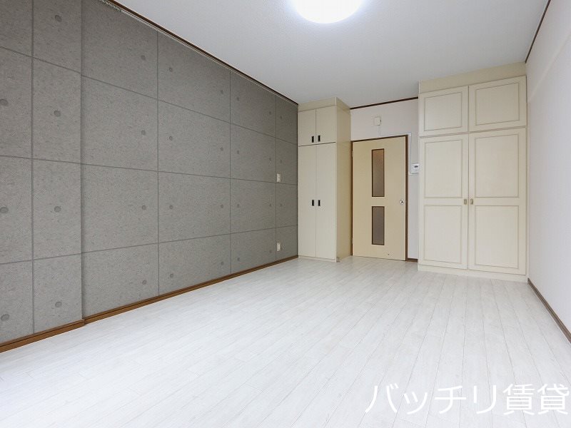 居室・リビング　別号室タイプの為、現状を優先致します。
