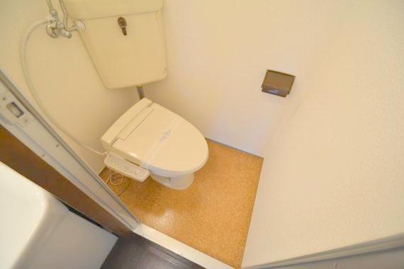 トイレ　清潔感のあるトイレは、誰もがリラックスできる空間です。