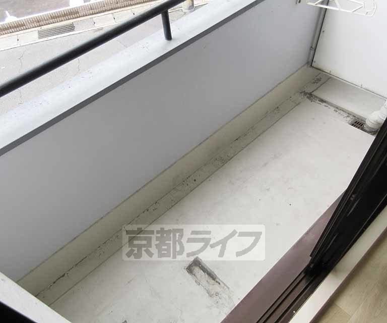 バルコニー　バルコニーもスッキリとしています・