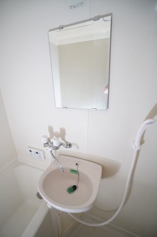 洗面設備　※同物件・同タイプの写真です。