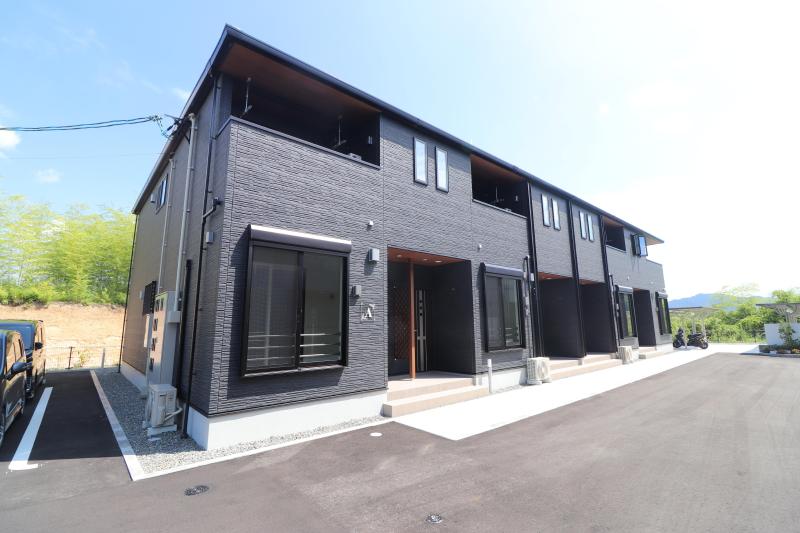 建物外観　雅A棟　建物外観