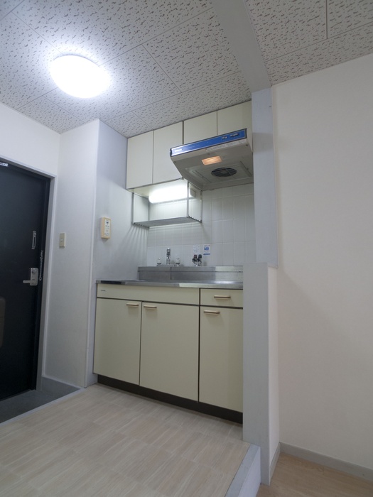 地下鉄烏丸線 鞍馬口駅 徒歩24分 4階建 築38年のキッチン写真