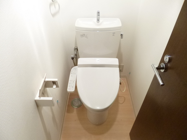 トイレ　トイレは洗浄便座です！