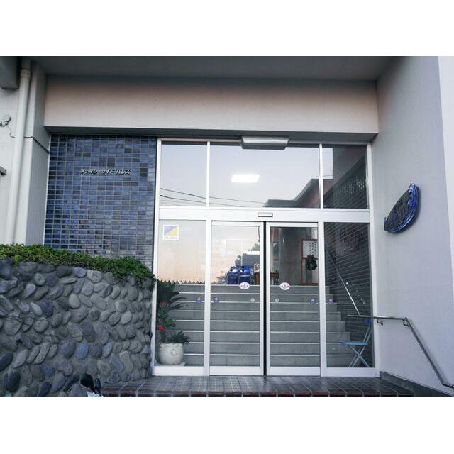 エントランス　レトロな風貌です