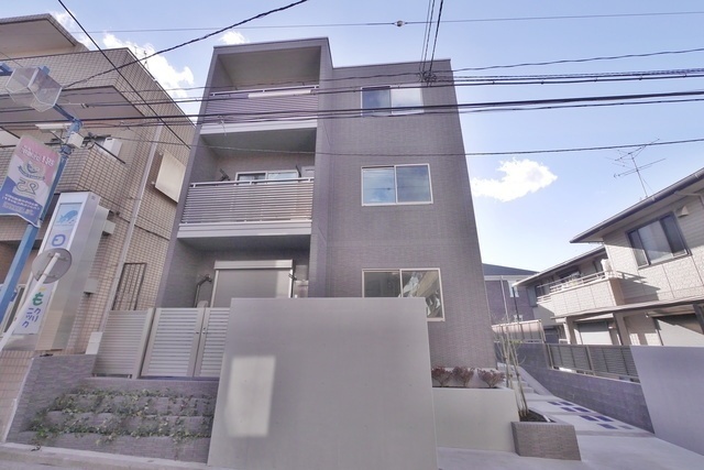 建物外観　オートロック完備