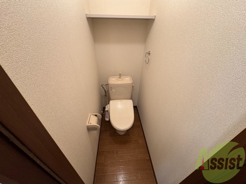 トイレ　こちらはトイレです。清潔感があり、安心して使用できます。