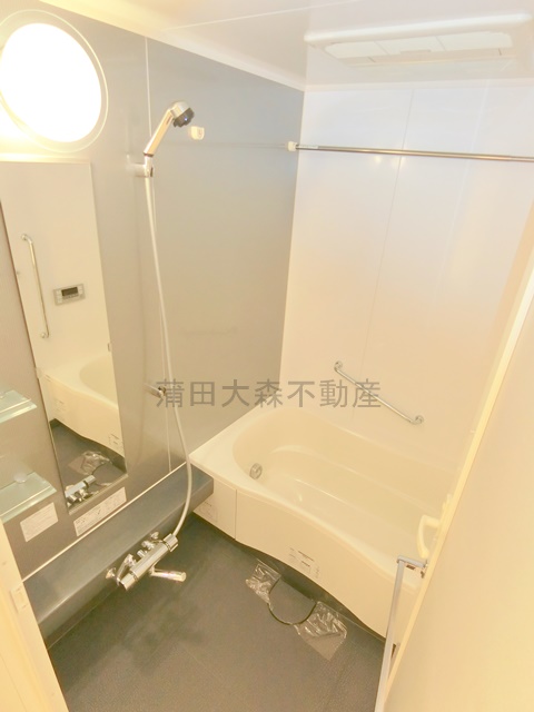 バス・シャワールーム　追焚と浴室乾燥機付きのバスルーム　お風呂