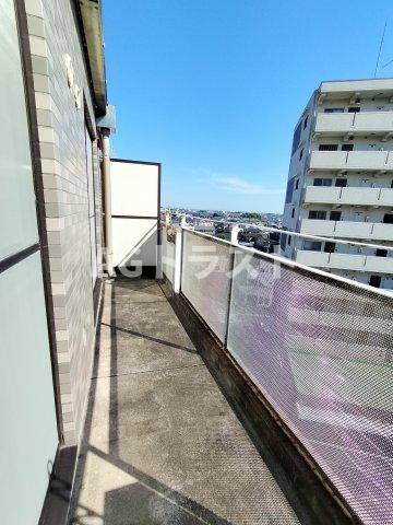 バルコニー　外からの目が気にならないバルコニーで洗濯物が干せます