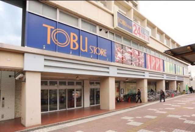 コンビニ　東武ストア鶴瀬駅ビル店（コンビニ）まで120m