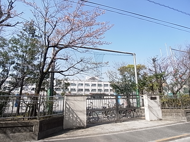 小学校　足立区立西保木間小学校（小学校）まで552m