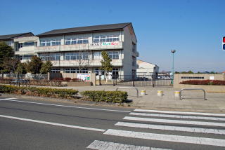 小学校　龍ケ崎市立 馴馬台小学校（小学校）まで1769m