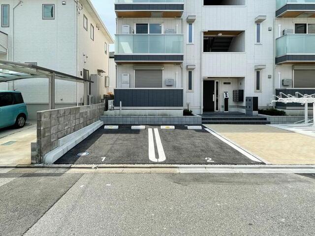 駐車場　駐車場
