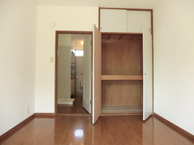 ハイツサワハタの居間写真