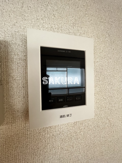 セキュリティ　女性の方でも安心のモニター付きインターホン♪