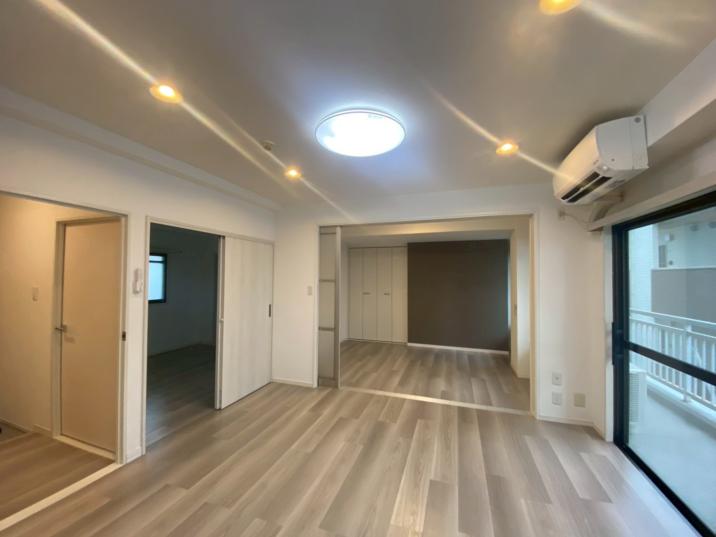 居室・リビング　※別部屋の写真です（参考）