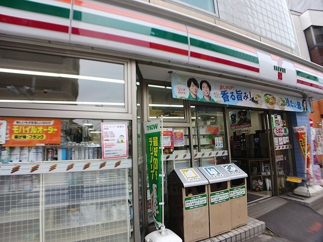 コンビニ　セブンイレブン（コンビニ）まで114m