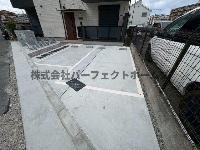 駐車場　駐車場に車を止められます