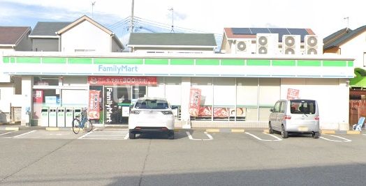 コンビニ　ファミリーマート白水店（コンビニ）まで686m