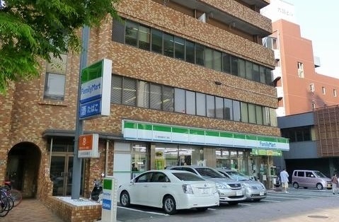 コンビニ　ファミリーマート 博多堅粕3丁目店（コンビニ）まで253m