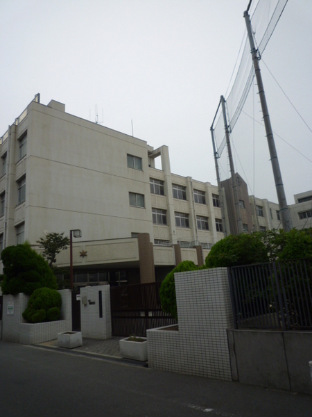 中学校　大阪市立大正西中学校（中学校）まで405m
