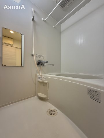 バス・シャワールーム　別タイプのお部屋の写真です