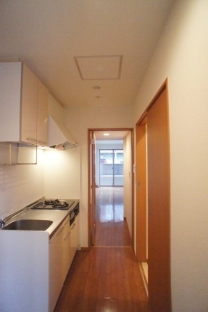 玄関　玄関からもわかるくらい明るい部屋です