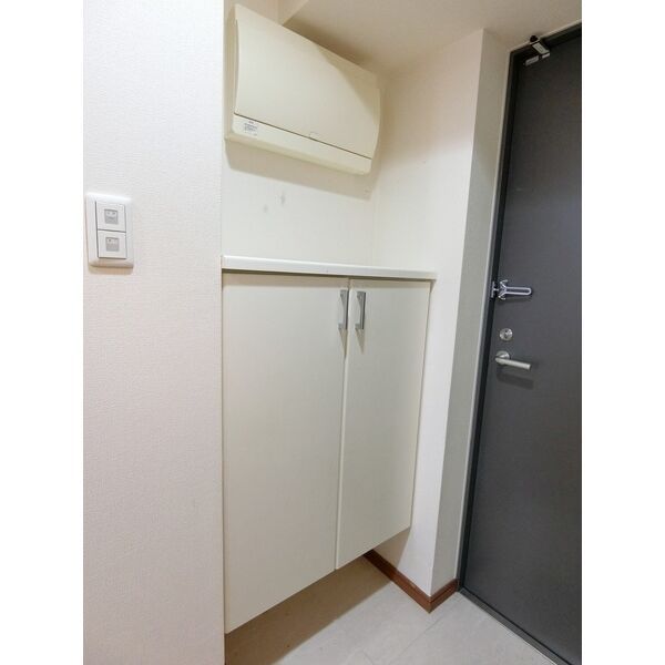 レジディア榴岡 イースト棟の玄関写真
