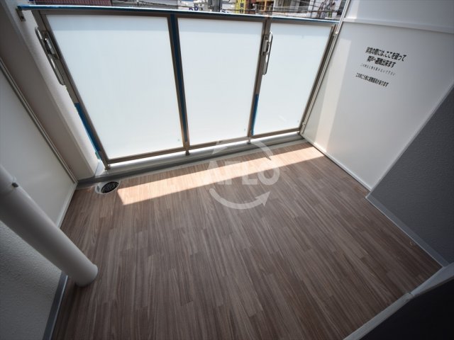 バルコニー　OPUS RESIDENCE SHINSAIBASHI SO