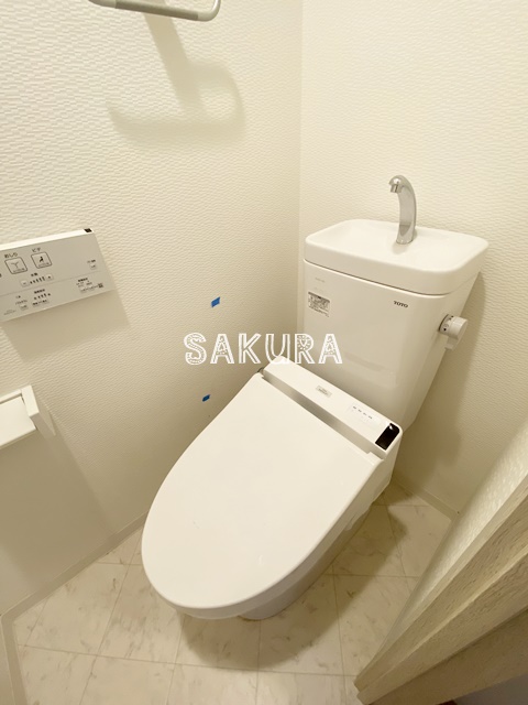 トイレ　嬉しい温水洗浄便座♪