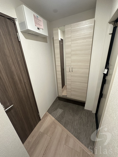 RETOLA小綱の玄関写真