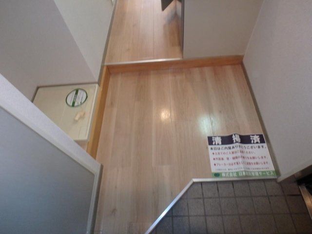 玄関　お部屋探しはタウンハウジングへ♪